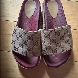 Gucci Beige and Burgundy Monogram Slides